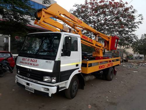 Truck Mounted Lifts