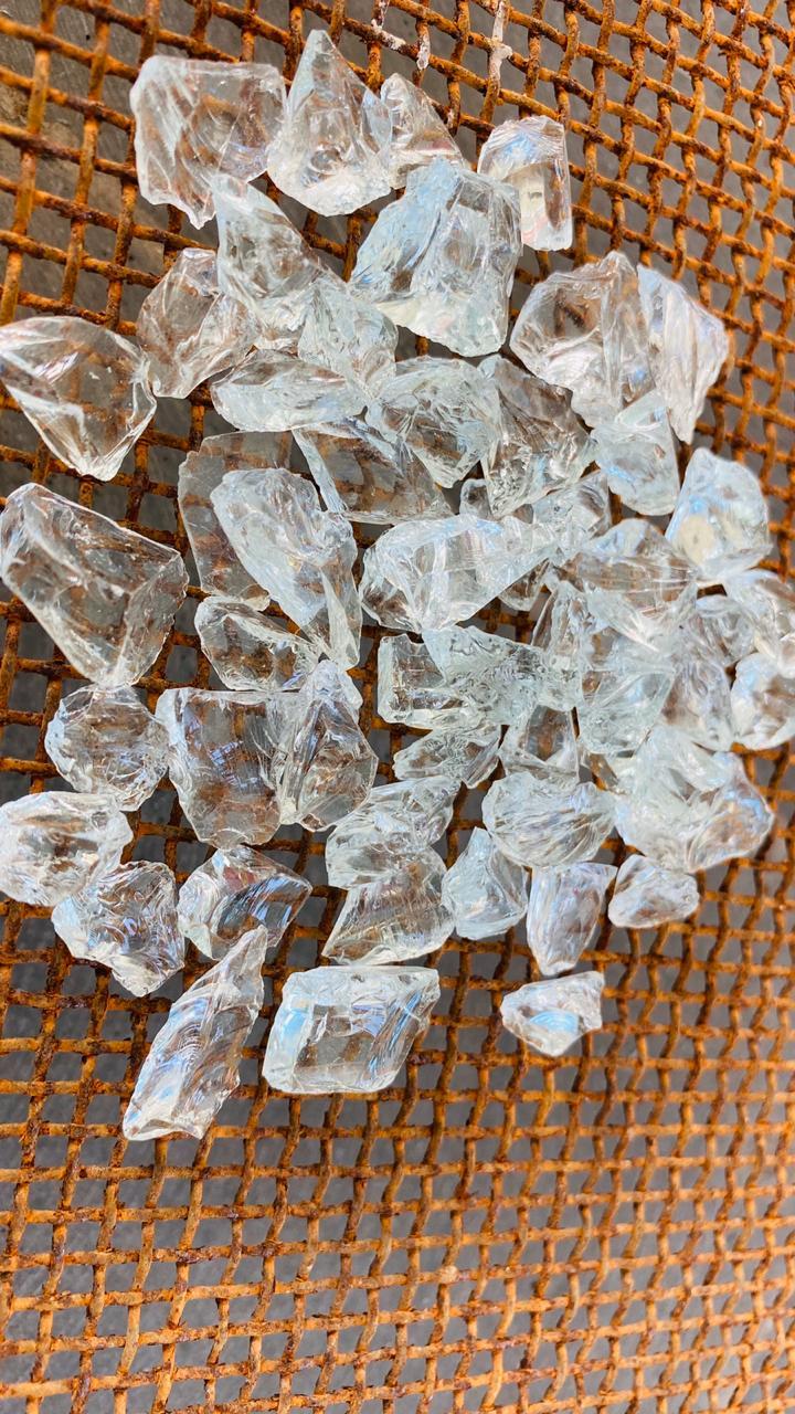 precious stone crystal clear quartz polished stone chips for decoration