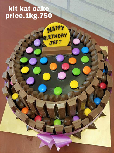 1KG Kit Kat Cake