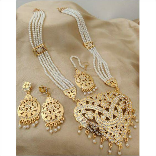 Ladies Antique Jewellery Set Gender: Women