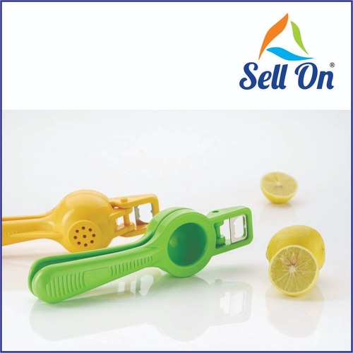 Available In Different Color Plastic Lemon Squeezer