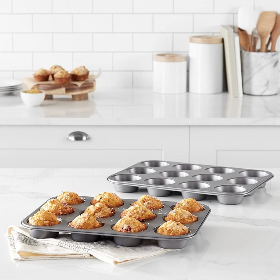 12-CUP MUFFIN PAN