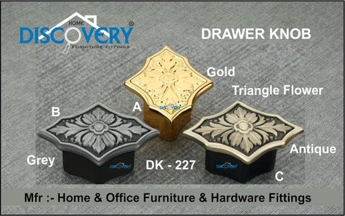 TRIANGLE FLOWER DRAWER KNOB