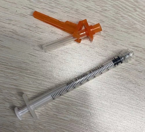 Plastic Safety Syringes With Safety Needle