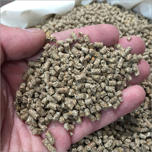 Cattle Feed - High Protein Poultry Feed | Nutritious Formulation for Chickens, Ducks, and Geese, Promotes Growth and Healthy Immune Function