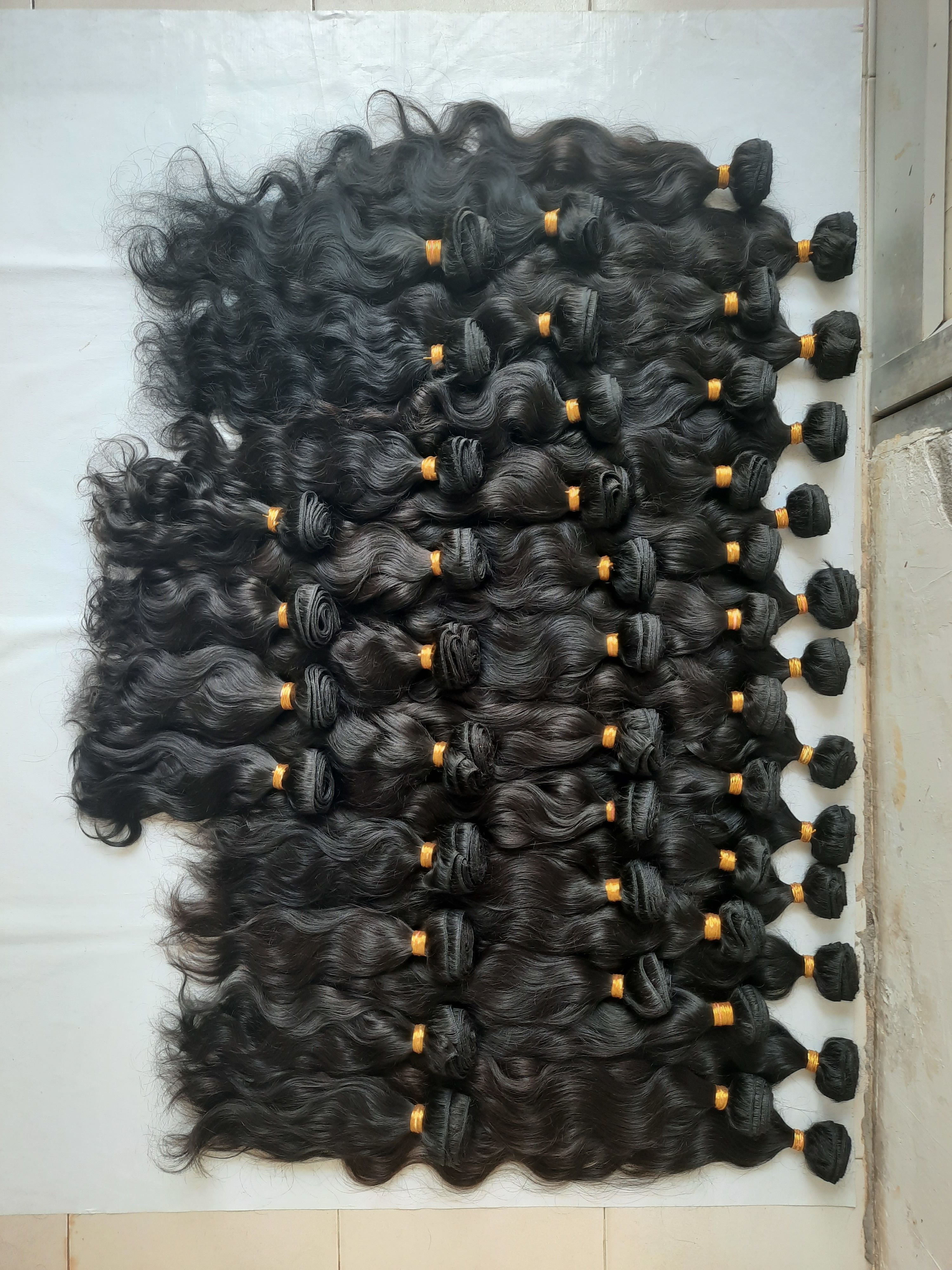 Single donor Wavy Human Hair Extensions