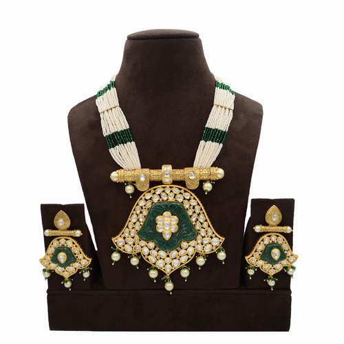 Kundan Pendent Mala Set With Green Carving Stone And Pearl Hangings
