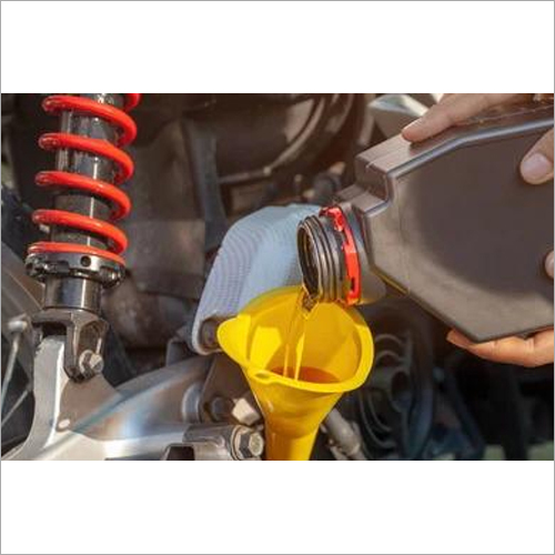 Bike Engine Oil - Engine Oil Type, Red Color , Bottle and Drum Pack Types with Normal Smell and Application for Automotive Vehicles