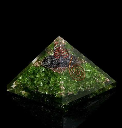 Green Dyed Quartz Chips Orgone Pyramid