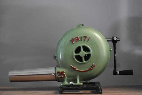 Priti hand blower