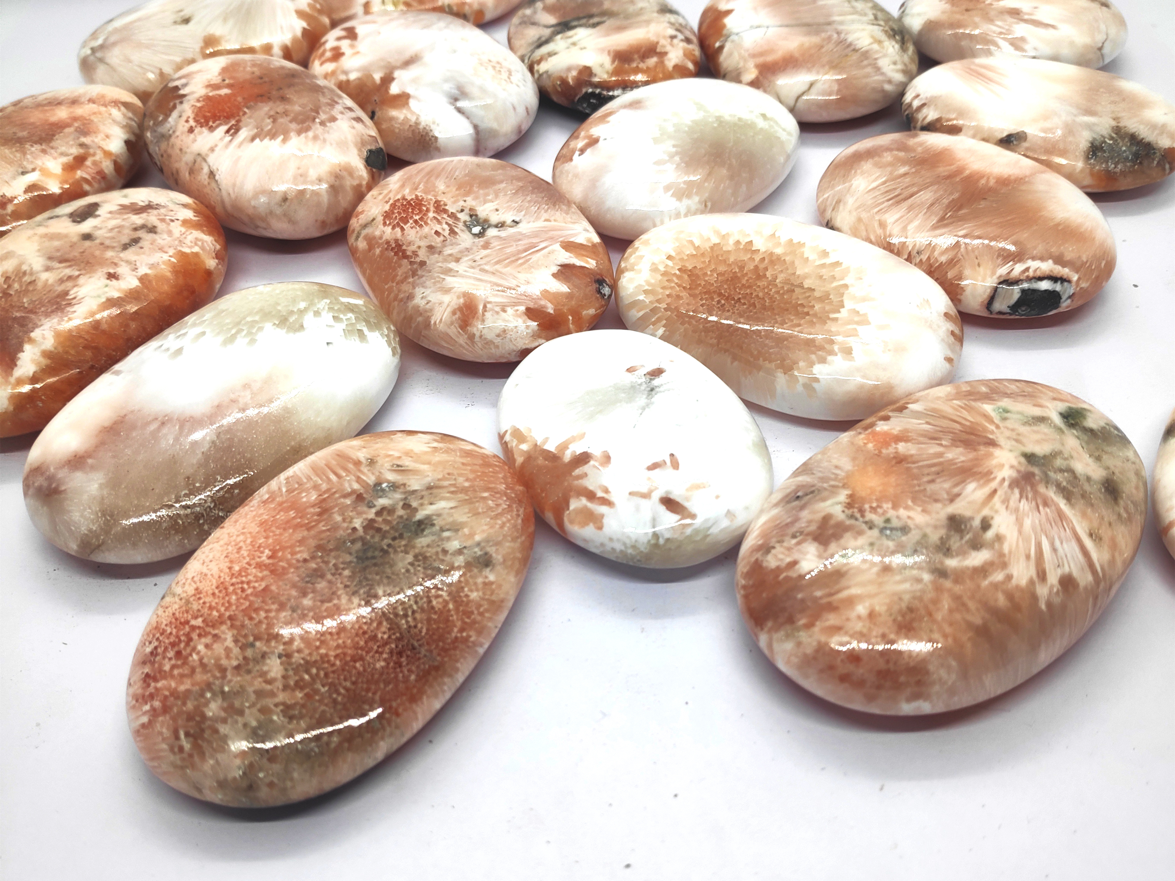 Pink scolocite palms Gemstones