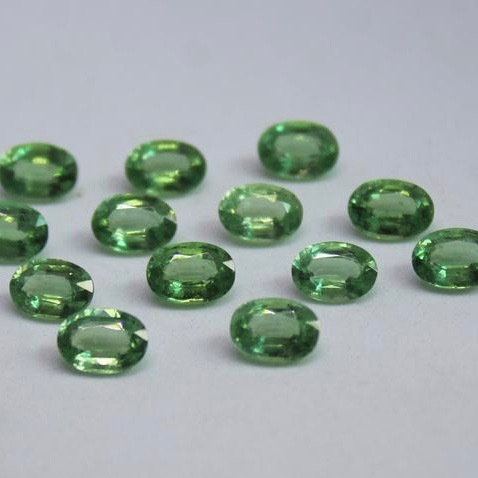 6x8mm Green Kyanite Faceted Oval Loose Gemstones
