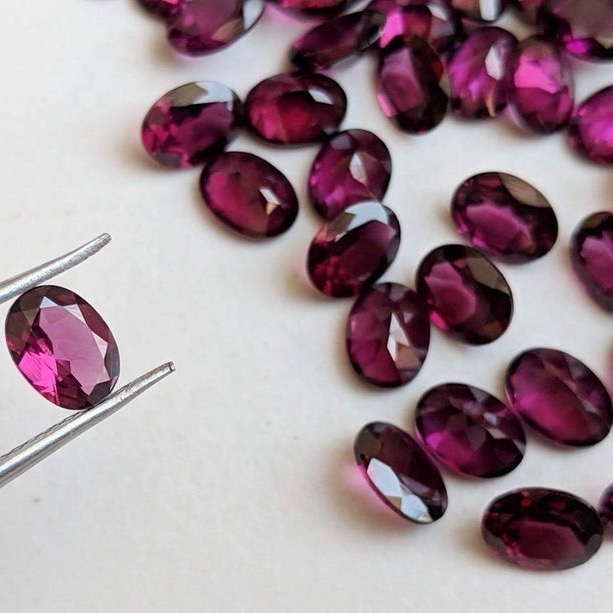 7x9mm Rhodolite Garnet Faceted Oval Loose Gemstones
