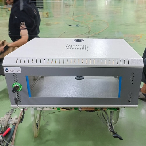 Wall Mount 4U Dvr Cctv Networking Rack By Tarkus Technologies - Capacity: 25 Kg/Day