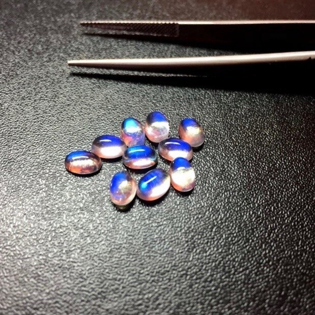 8x10mm Rainbow Moonstone Oval Cabochon Loose Gemstones