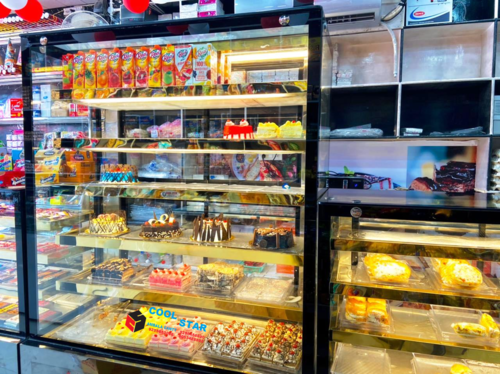 Cake Pasty Display Counter 6