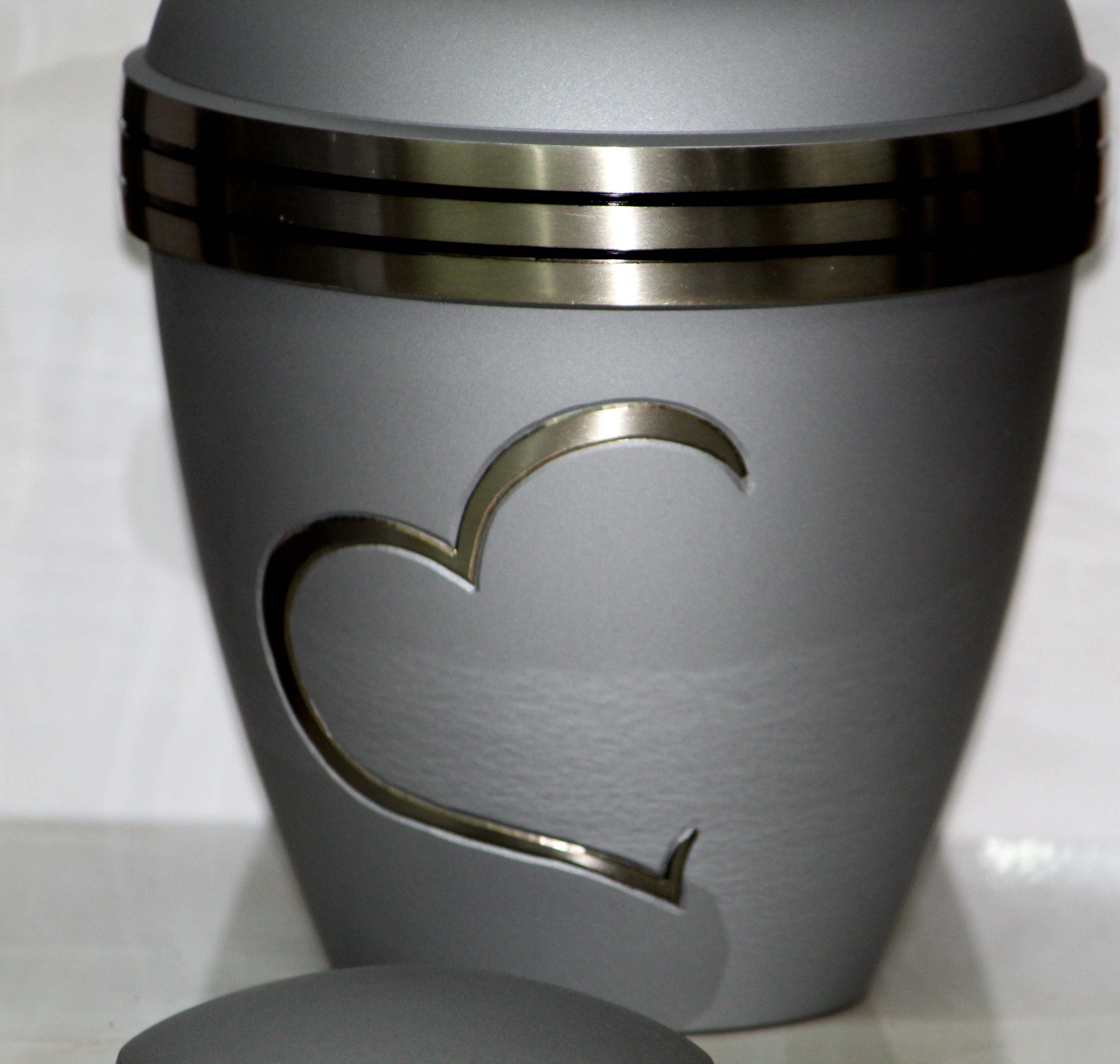 Tasty Grey Urn
