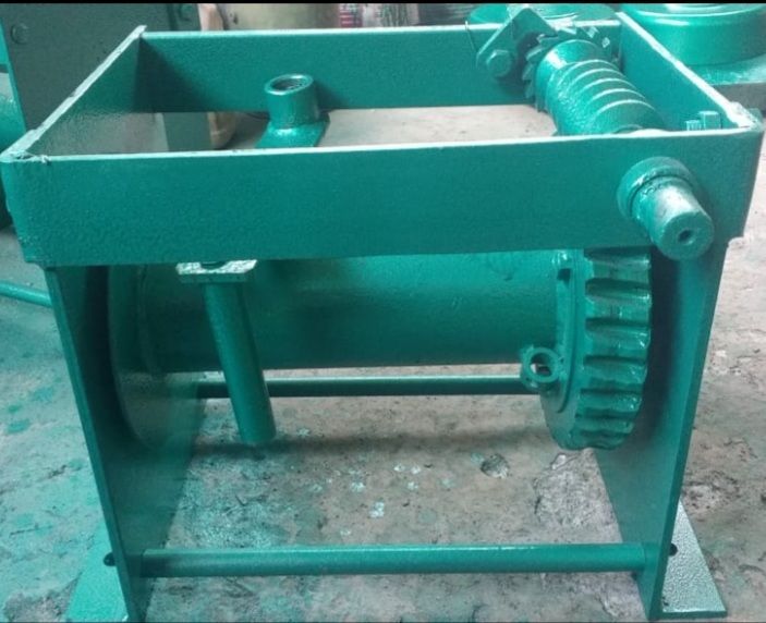 Manual Worm Winch