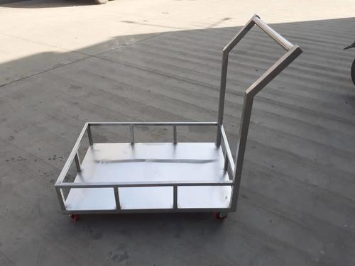 S.S Trolley By RADOSS LABCARE PRIVATE LIMITED
