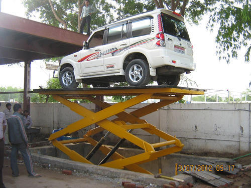 Car Lifts Lifting Capacity: 2-4 Tonne