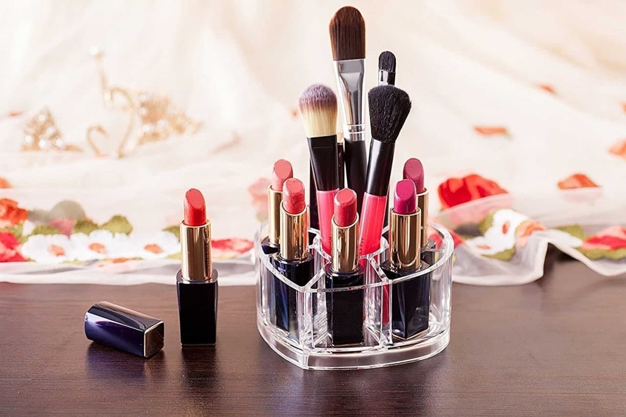 Heart Shape Acrylic Stand