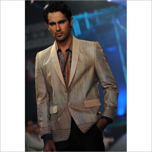 Dry Cleaning Mens Modern Suit