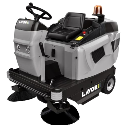 SWL R1100 Ride On Sweeper
