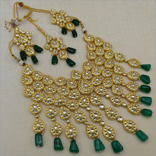 Bridal Kundan Necklace Set with Maangtikka and Emerald Drops