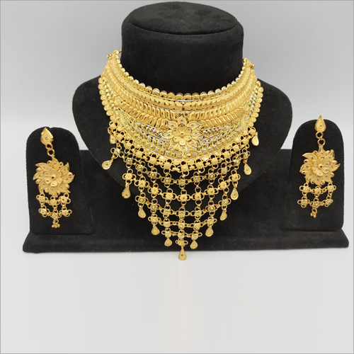 Gold Forming Bridal Choker Necklace