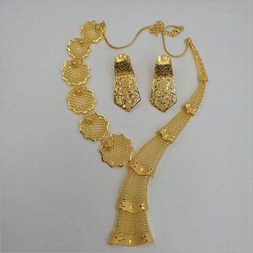 Gold Forming Necklace with earring
