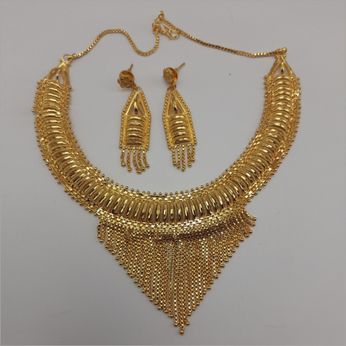Gold Forming Necklace By KYRIA