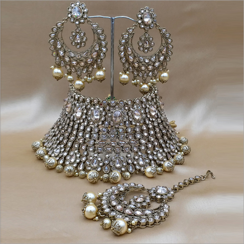 Reverse AD Bridal Mehendi Polish Choker Necklace with Earring and Maangtikka