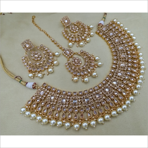 Reverse AD Necklace with Earring and Maangtikka