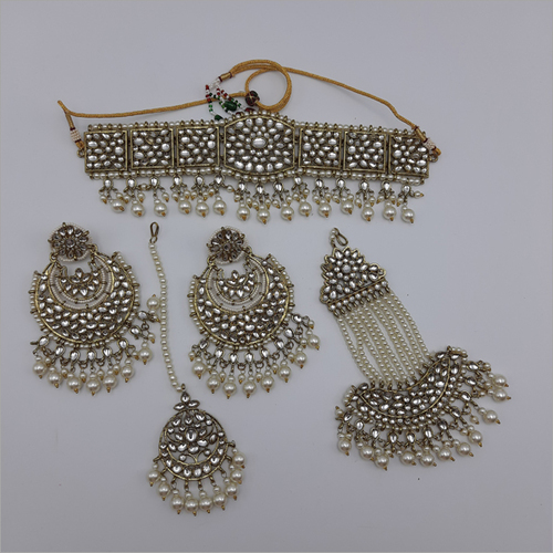 Pakistani Jewellery Necklace with Earrings, Maangtikka and Passa