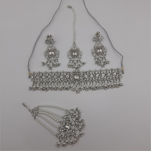 Silver Pakistani Jewellery Necklace with Earrings, Maangtikka and Passa