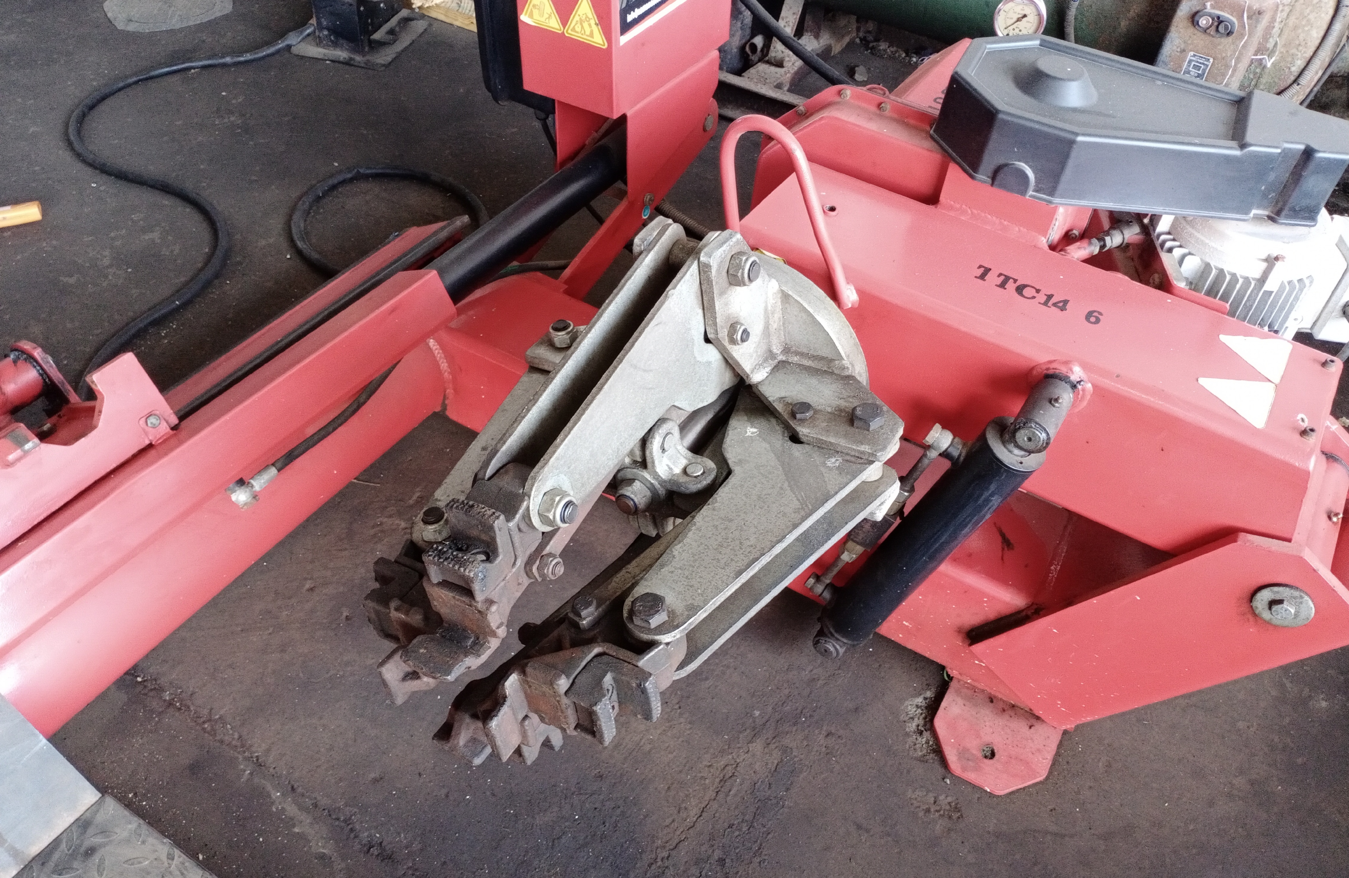 Fully Automatic Truck Tyre Changer