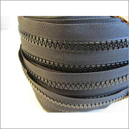No 8 Plastic Zipper Roll
