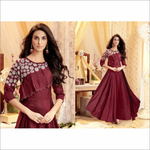 Tapeta Satin Maroon Color Party Wear Gown