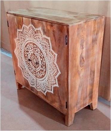 Side Board