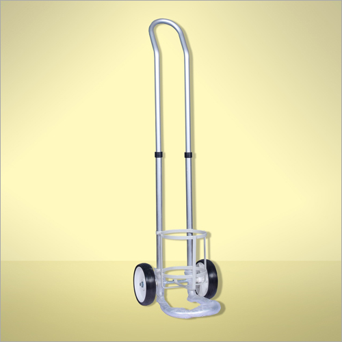 Air 6 Oxygen Trolley By APSOLABS PRIVATE LIMITED