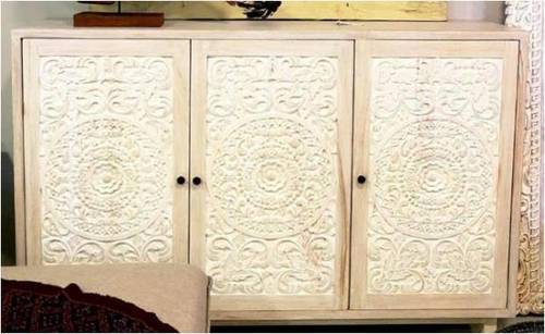 Side Board