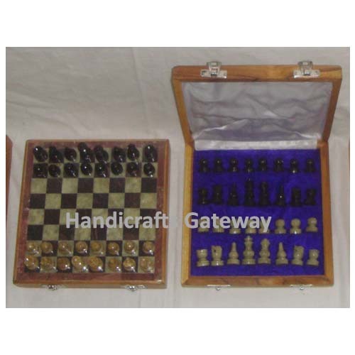Beautiful Natural Wood Sport Chess Board With Stone Coins
