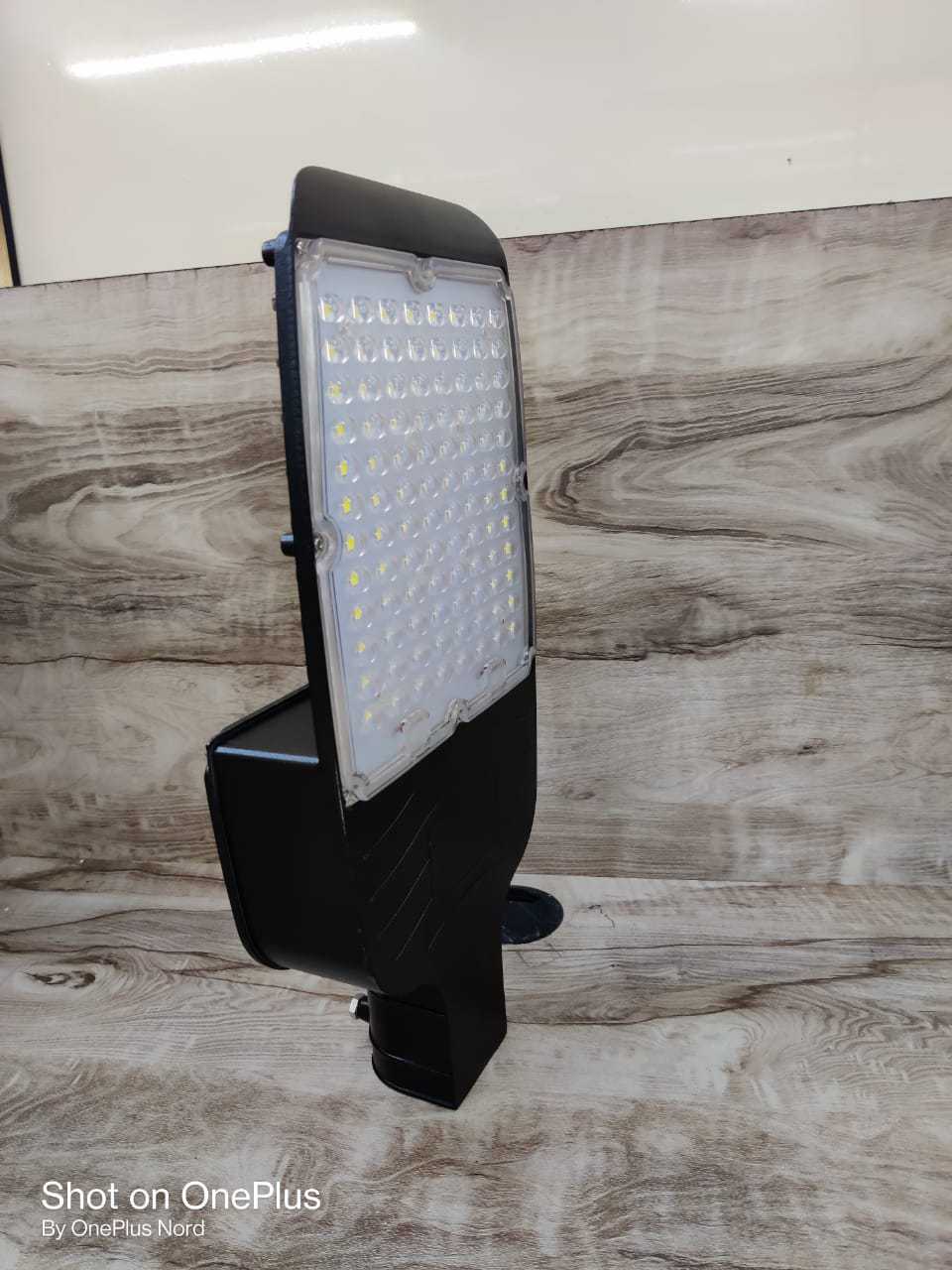 LED STRRET LIGHT - 100W ( THETA )