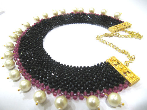 Hand Woven Hand Knitted Beaded Stone Necklace Gender: Women