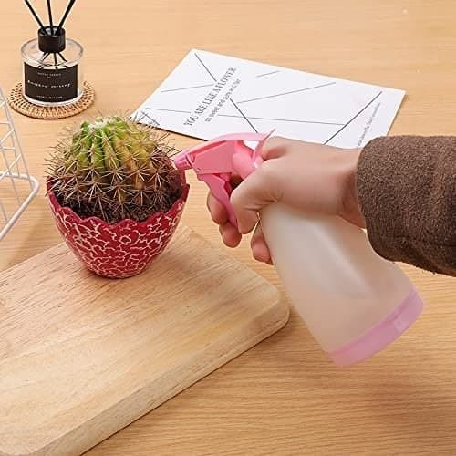 https://cpimg.tistatic.com/06881855/b/4/Spray-Water-Bottle-For-Garden-Salon-Plants-400-Ml-.jpg