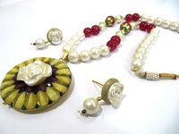 Fashion Jewellery Beaded Necklace Flower Pendant Set Ruby And Pearl Beads