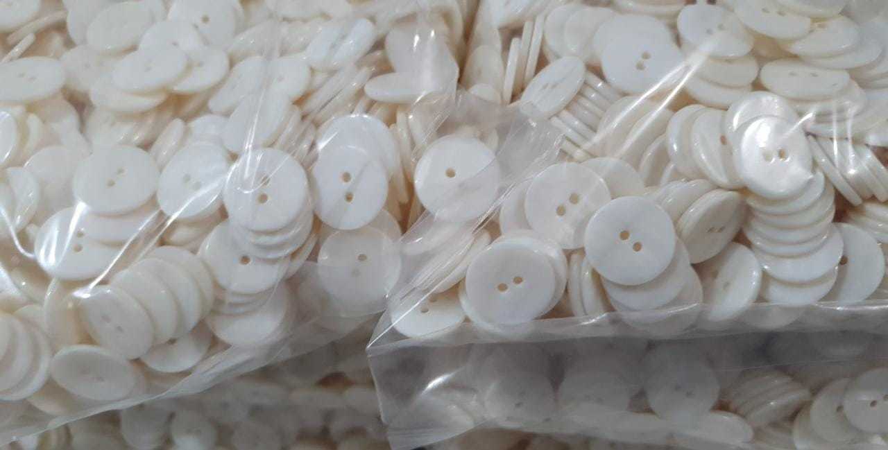 River Shell Buttons