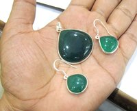 925 Sterling Silver Stamped Green Onyx Heart Shape Pendant Set