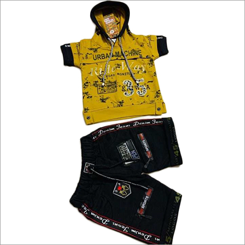 Boys Designer Printed T-Shirt And Jeans Short Age Group: Kids