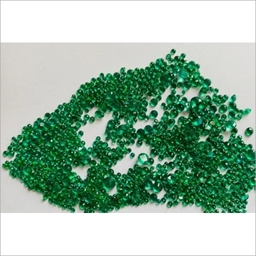 Moderate Luster Green Colour Emerald Gemstone